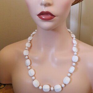 Vintage Oval White Plastic Bead Necklace 11" L (K747)